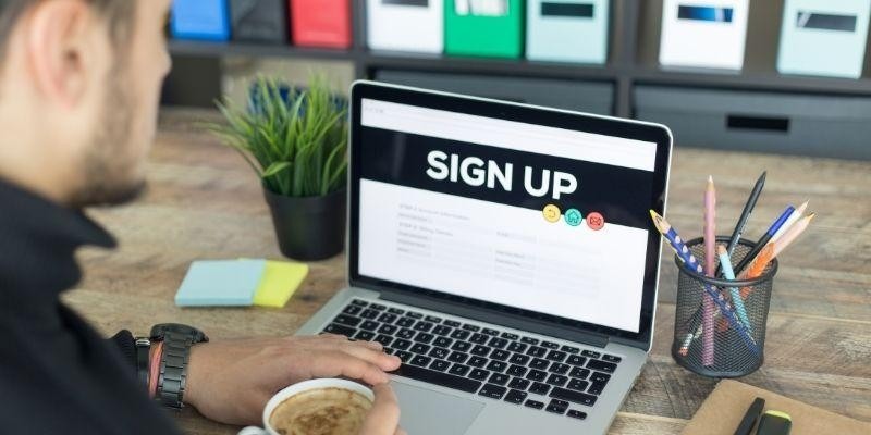 Điền thông tin theo yêu cầu từ hệ thống